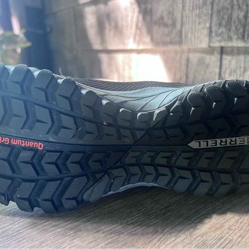 Merrell Size 8 Women’s Athletic Waterproof Trail Sneakers with Quantum Grip - Picture 4 of 9
